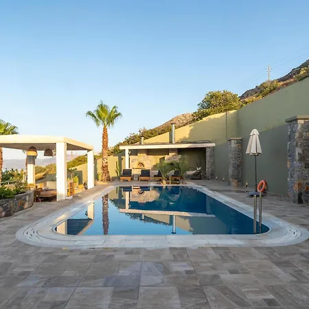 Royal Hill - Private Pool - Sleeps 8 Hersónissos