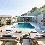 Villa Royal Hill - Private Pool - Sleeps 8