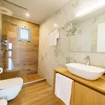 Villa Royal Hill - Private Pool - Sleeps 8 *