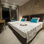Villa Royal Hill - Private Pool - Sleeps 8