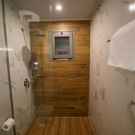 Royal Hill - Private Pool - Sleeps 8 赫索尼索斯