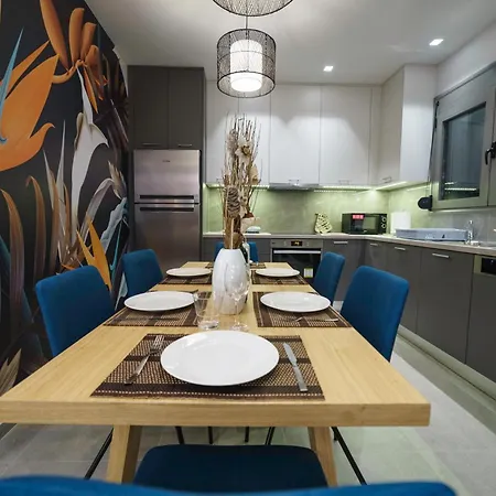 Royal Hill - Private Pool - Sleeps 8