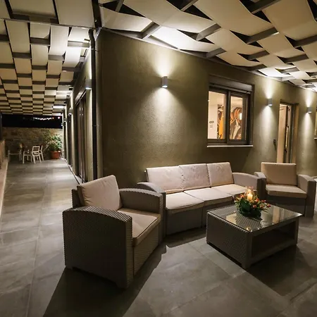 Villa Royal Hill - Private Pool - Sleeps 8