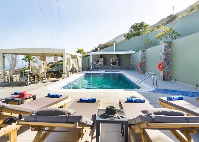 Villa Royal Hill - Private Pool - Sleeps 8