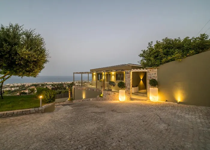 Royal Hill - Private Pool - Sleeps 8 Херсониссос