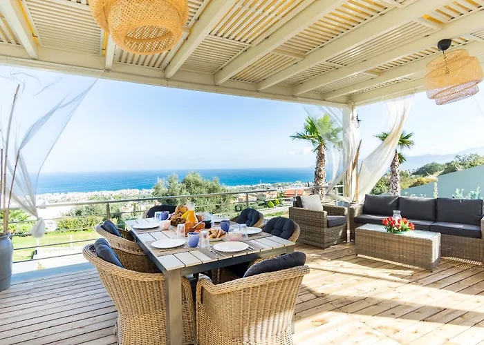 Royal Hill - Private Pool - Sleeps 8 Херсониссос