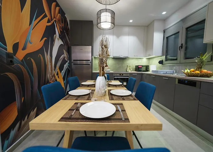 Royal Hill - Private Pool - Sleeps 8