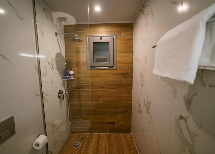 Royal Hill - Private Pool - Sleeps 8 赫索尼索斯