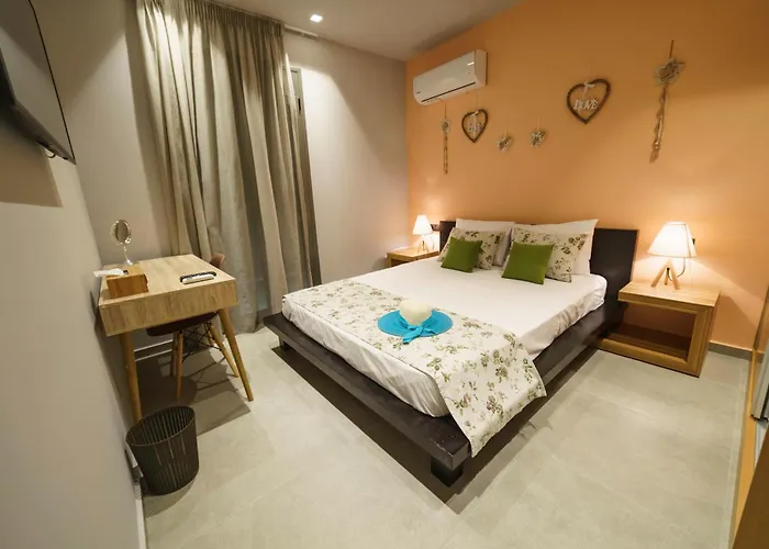 Royal Hill - Private Pool - Sleeps 8