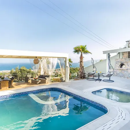 Royal Hill - Private Pool - Sleeps 8 Вілла *