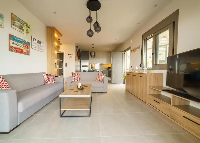 Βίλα Royal Hill - Private Pool - Sleeps 8 *