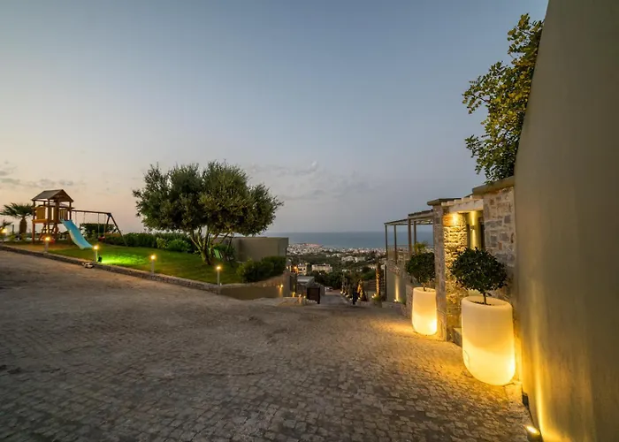 Βίλα Royal Hill - Private Pool - Sleeps 8 Χερσόνησος